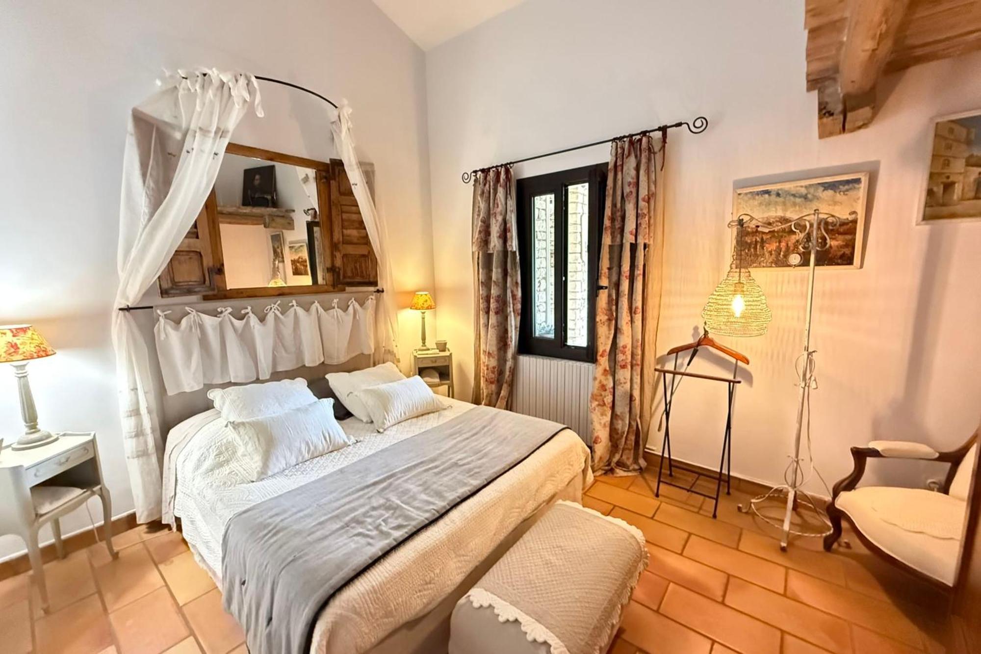 Beautiful Provencal Villa With Pool And Jacuzzi Lacoste  Eksteriør bilde